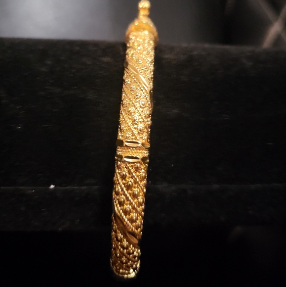 Bangle - Picture 2 of 6